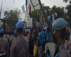 Unjuk Rasa Buruh Bidpropam Polda Bante