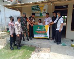 Rumahnya Roboh Diterjang Angin Kinem M