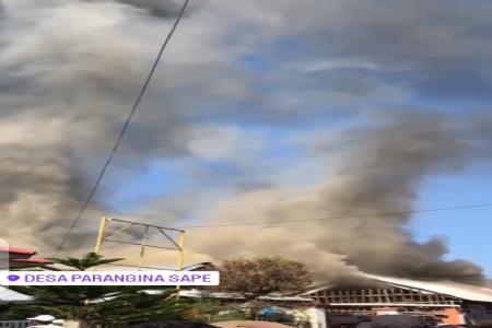 TIGA UNIT RUMAH TERBAKAR AKIBAT CAS HP