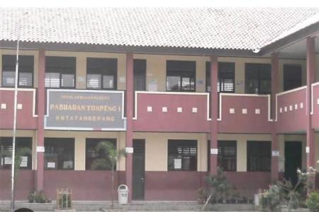 Kepsek SDN Pabuaran Tumpeng Satu Slalu