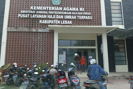 Buruknya Pelayanan Publik Kasubag TU D