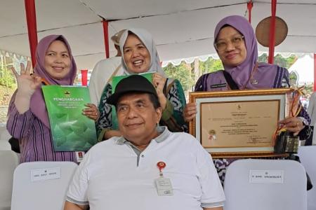 SMP NEGERI 2 PENGADEGAN TERIMA PEN