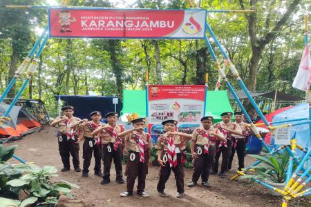 8 Siswa SMP Negeri 4 Satu Atap Karangj