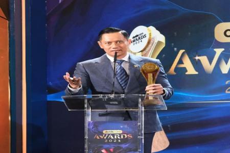 MENTERI AHY DINOBATKAN SEBAGAI TOK