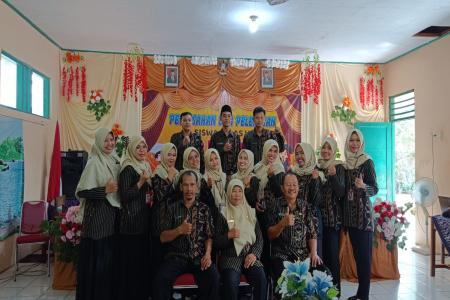 MENJAGA TRADISI PENDIDIKAN BERKUAL