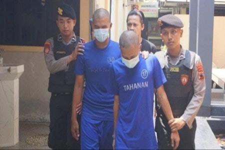 DUA ORANG PEMUDA DI MREBET NEKAT C