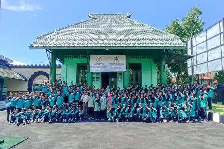 BELAJAR SEJARAH, SISWA MTS MUHAMMA