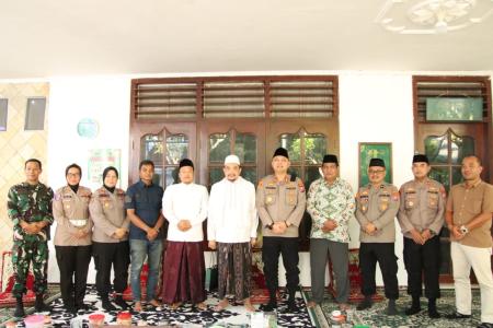 KAPOLRES SUMENEP SILATURAHMI KE PE