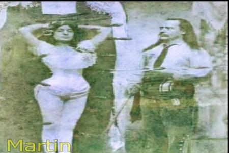 AJAIB ADELA: WANITA SIRKUS YANG BI