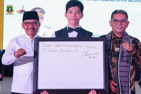  PEMPROV BANTEN RESMIKAN SEKOLAH S