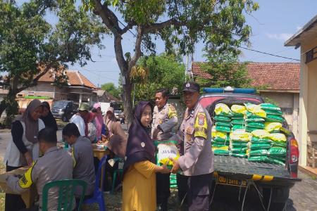 POLRES MADIUN KOTA SALURKAN 4 TON 