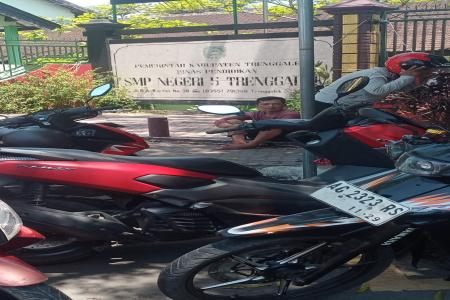 DISTRIBUSI MAKANAN GRATIS SMPN 5 T