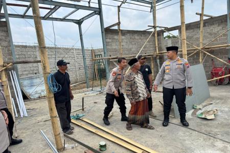 POLRI PEDULI : POLRES KEDIRI SALUR