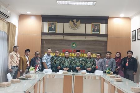 PA BANJARNEGARA BERJANJI BENAHI BEBAS 