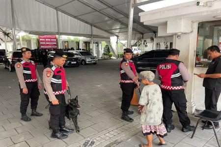 Ops Lilin Semeru Polda Jatim Libatkan Unit K9 Ditsamapta Laksanakan Pa